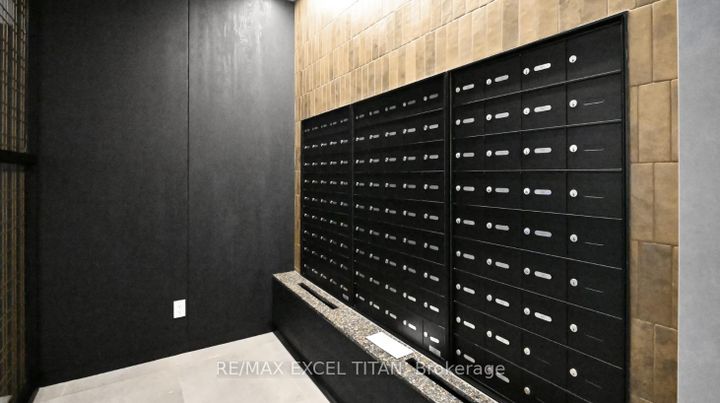 Photo 32 at 416 - 5 Lakeview Avenue, Bellwoods, Toronto