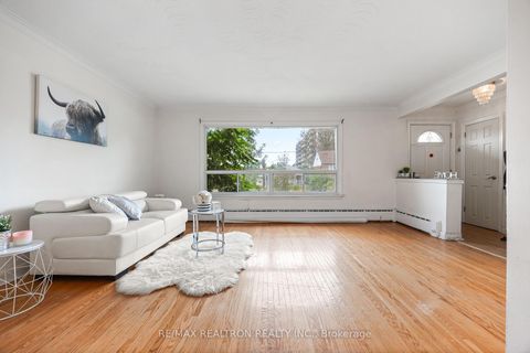 Photo 3 at 68 Elfreda Boulevard, Birchmount, Toronto