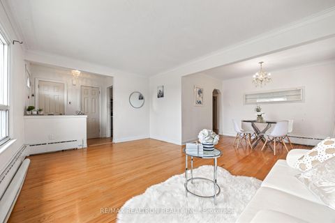 Photo 5 at 68 Elfreda Boulevard, Birchmount, Toronto