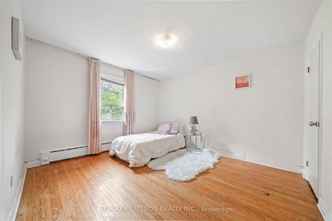 Photo 15 at 68 Elfreda Boulevard, Birchmount, Toronto