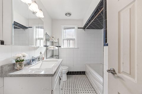 Photo 23 at 68 Elfreda Boulevard, Birchmount, Toronto