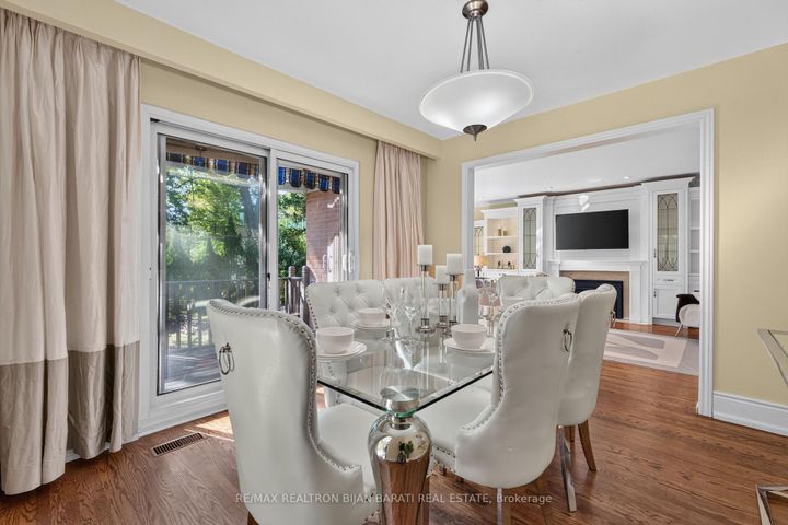 Photo 10 at 22 Brucedale Crescent, Bayview Village, Toronto