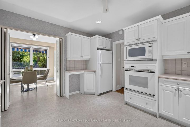 Photo 20 at 22 Brucedale Crescent, Bayview Village, Toronto