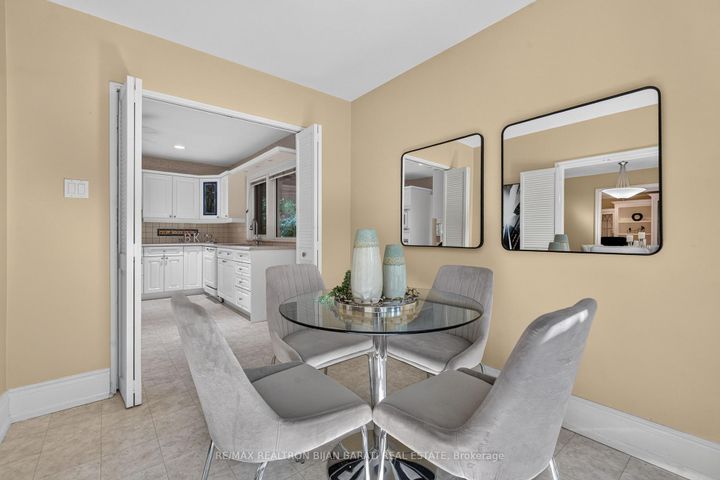 Photo 22 at 22 Brucedale Crescent, Bayview Village, Toronto
