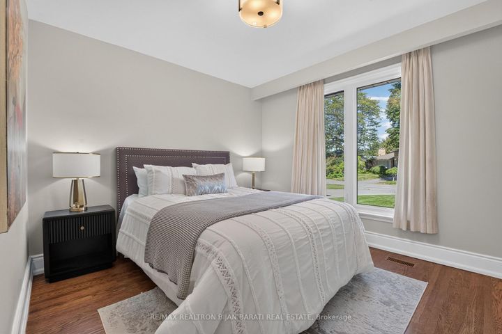 Photo 26 at 22 Brucedale Crescent, Bayview Village, Toronto