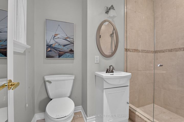 Photo 28 at 22 Brucedale Crescent, Bayview Village, Toronto