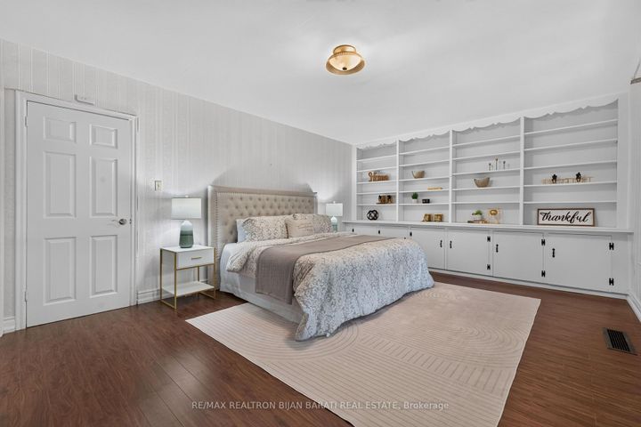 Photo 36 at 22 Brucedale Crescent, Bayview Village, Toronto