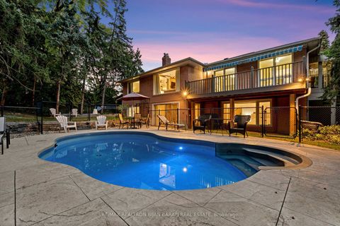 Photo 1 at 22 Brucedale Crescent, Bayview Village, Toronto