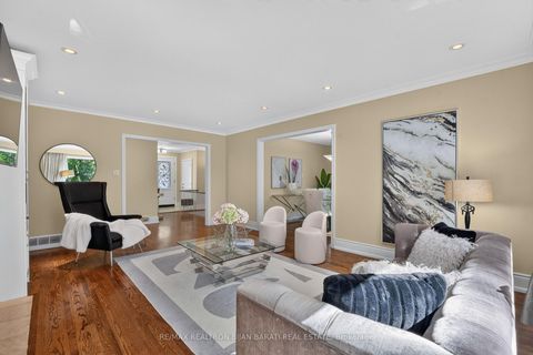 Photo 9 at 22 Brucedale Crescent, Bayview Village, Toronto