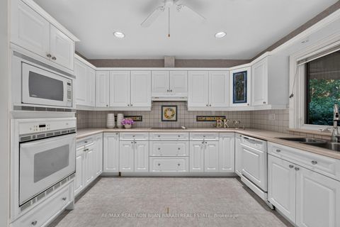 Photo 17 at 22 Brucedale Crescent, Bayview Village, Toronto