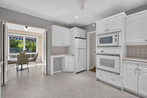 Photo 20 at 22 Brucedale Crescent, Bayview Village, Toronto