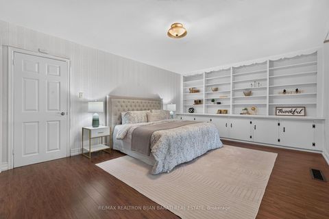 Photo 36 at 22 Brucedale Crescent, Bayview Village, Toronto