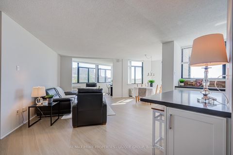 Photo 4 at 301 - 250 Queens Quay W, Waterfront Communities C1, Toronto
