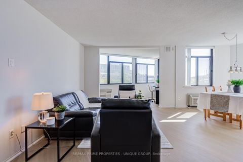 Photo 5 at 301 - 250 Queens Quay W, Waterfront Communities C1, Toronto