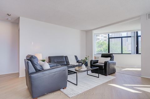 Photo 6 at 301 - 250 Queens Quay W, Waterfront Communities C1, Toronto