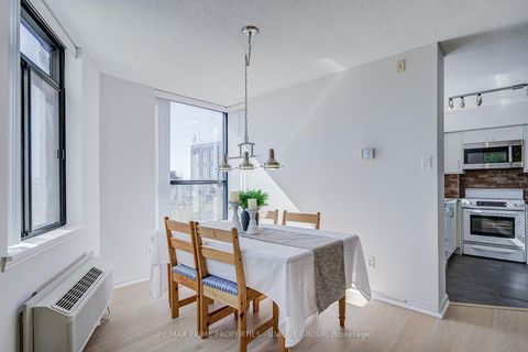 Photo 10 at 301 - 250 Queens Quay W, Waterfront Communities C1, Toronto