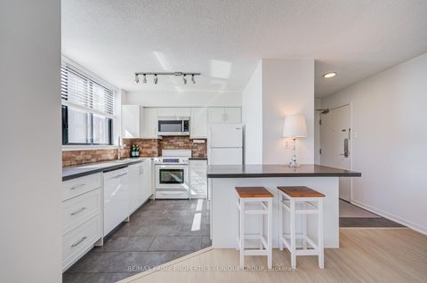 Photo 14 at 301 - 250 Queens Quay W, Waterfront Communities C1, Toronto