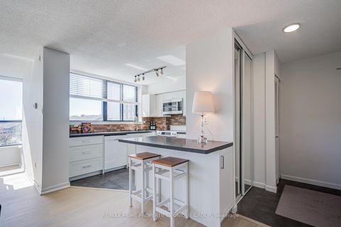 Photo 16 at 301 - 250 Queens Quay W, Waterfront Communities C1, Toronto