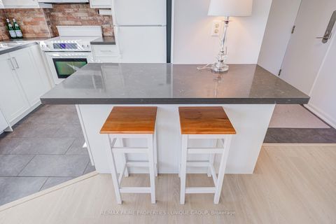 Photo 17 at 301 - 250 Queens Quay W, Waterfront Communities C1, Toronto