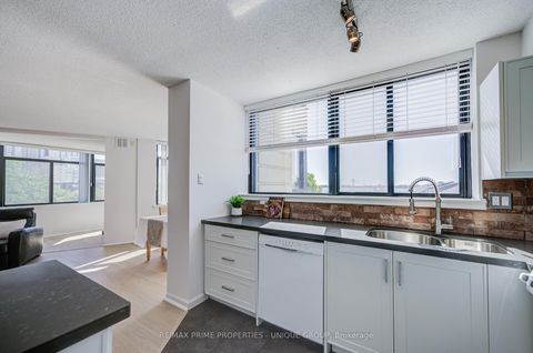 Photo 20 at 301 - 250 Queens Quay W, Waterfront Communities C1, Toronto