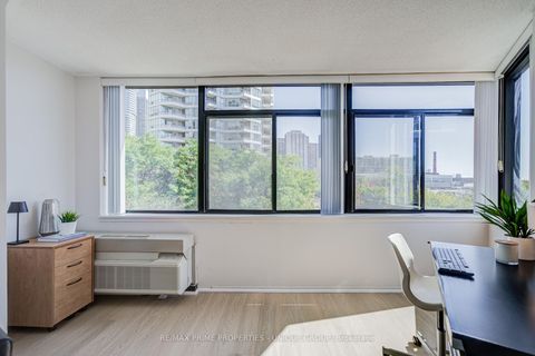 Photo 23 at 301 - 250 Queens Quay W, Waterfront Communities C1, Toronto