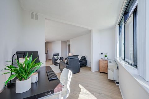 Photo 28 at 301 - 250 Queens Quay W, Waterfront Communities C1, Toronto
