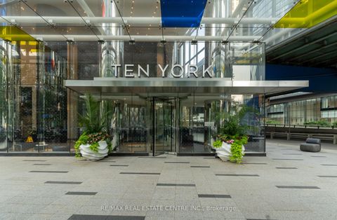 Photo 2 at 6210 - 10 York Street, Waterfront Communities C1, Toronto