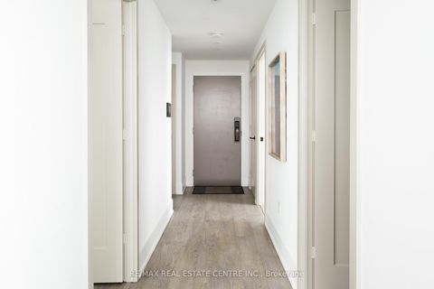 Photo 3 at 6210 - 10 York Street, Waterfront Communities C1, Toronto