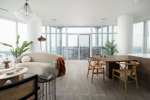 Photo 4 at 6210 - 10 York Street, Waterfront Communities C1, Toronto
