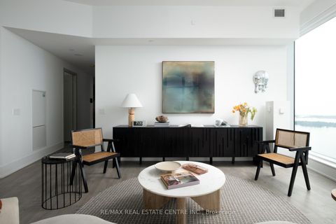 Photo 5 at 6210 - 10 York Street, Waterfront Communities C1, Toronto
