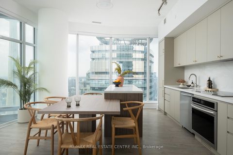 Photo 13 at 6210 - 10 York Street, Waterfront Communities C1, Toronto