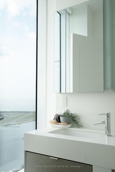 Photo 25 at 6210 - 10 York Street, Waterfront Communities C1, Toronto