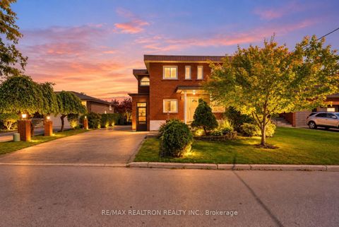 Photo 1 at 77 Chiswick Avenue, Amesbury, Toronto