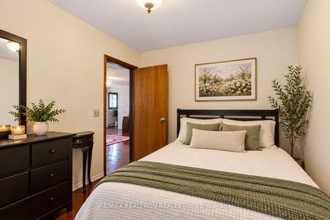 Photo 6 at 77 Chiswick Avenue, Amesbury, Toronto