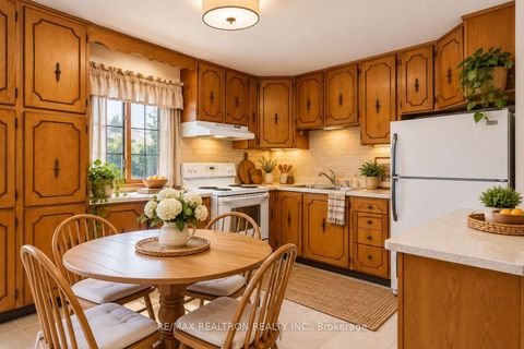 Photo 7 at 77 Chiswick Avenue, Amesbury, Toronto