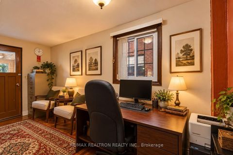 Photo 9 at 77 Chiswick Avenue, Amesbury, Toronto
