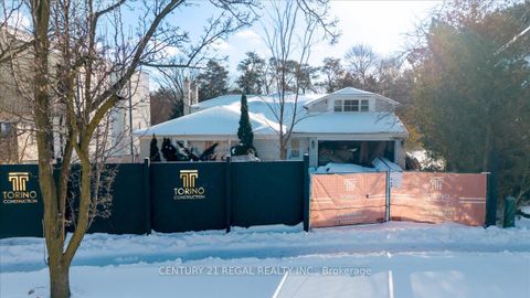 Photo 5 at 11 Montressor Drive, Windfields, Toronto
