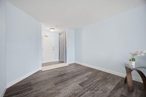 Photo 10 at 206 - 1 Rowntree Road, Jamestown, Toronto