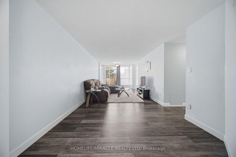 Photo 11 at 206 - 1 Rowntree Road, Jamestown, Toronto