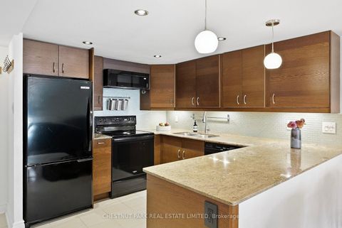 Photo 2 at 211 - 65 Scadding Avenue, Waterfront Communities C8, Toronto