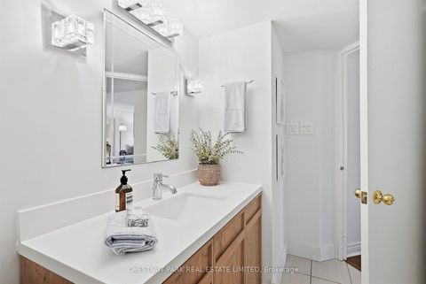 Photo 17 at 211 - 65 Scadding Avenue, Waterfront Communities C8, Toronto
