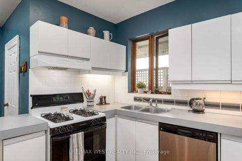 Photo 12 at 195 Dunn Avenue, South Parkdale, Toronto