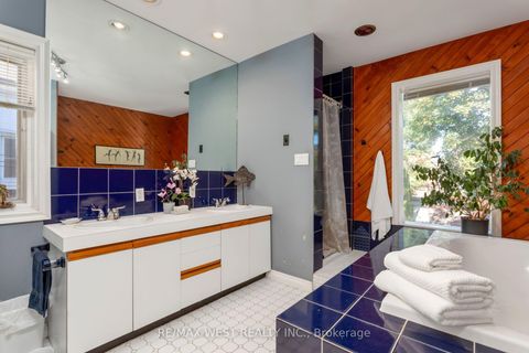 Photo 22 at 195 Dunn Avenue, South Parkdale, Toronto