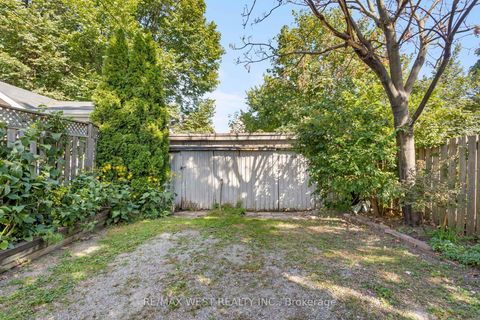 Photo 37 at 195 Dunn Avenue, South Parkdale, Toronto