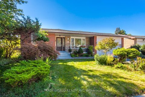 Photo 2 at 70 Fulbert Crescent, Malvern West, Toronto