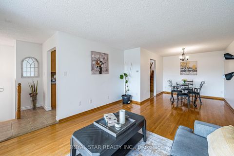 Photo 8 at 122 Sawmill Road, Jane Heights, Toronto