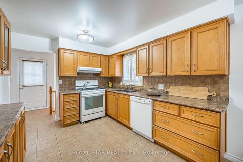 Photo 14 at 122 Sawmill Road, Jane Heights, Toronto