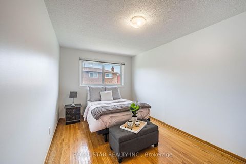 Photo 28 at 122 Sawmill Road, Jane Heights, Toronto