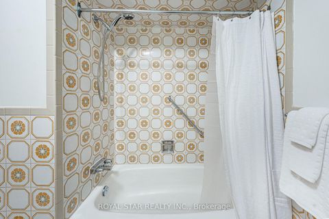 Photo 34 at 122 Sawmill Road, Jane Heights, Toronto