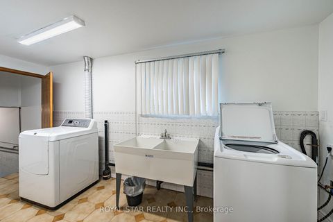 Photo 35 at 122 Sawmill Road, Jane Heights, Toronto